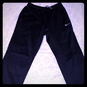 Men’s Therma Fit sweatpants size LRG